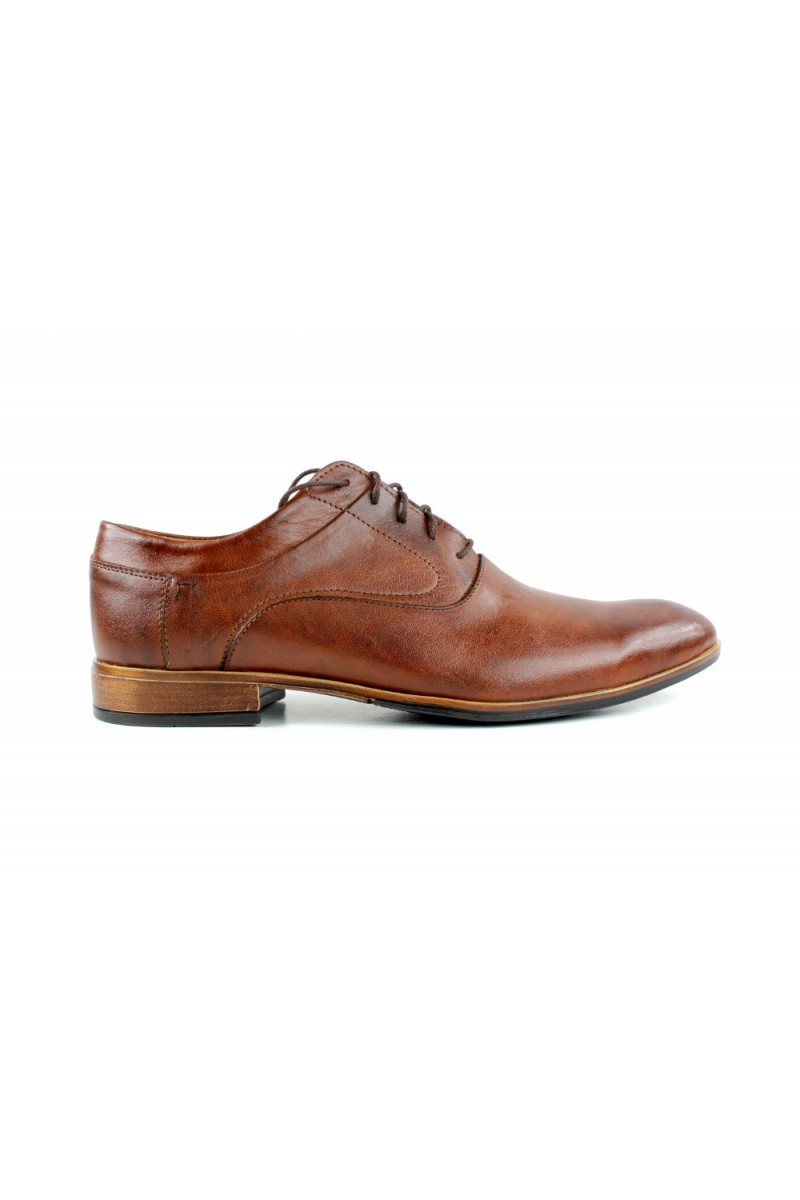 des chaussures marrons