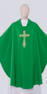 Les chasubles vertes avec broderie - Les chasubles - vetementsliturgiques.fr