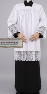 Les surplis avec guipure de 18cm - Les surplis avec guipure - Les surplis pour prêtres - vetementsliturgiques.fr