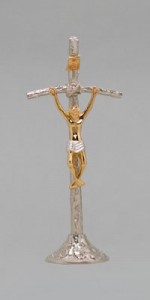 Les crucifix - Le matériel liturgique - vetementsliturgiques.fr