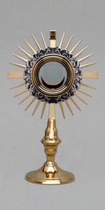 Les ostensoirs - Le matériel liturgique - vetementsliturgiques.fr