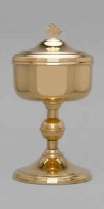 Les ciboires - Le matériel liturgique - vetementsliturgiques.fr