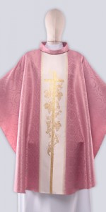 Les chasubles roses avec ornement - Les chasubles - vetementsliturgiques.fr