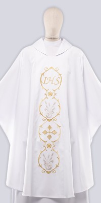 Les chasubles solennelles avec broderie